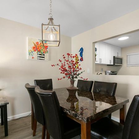 2 Bedroom 2 Bath With Patio On 11Th Collins Ave Miami Beach Exteriér fotografie